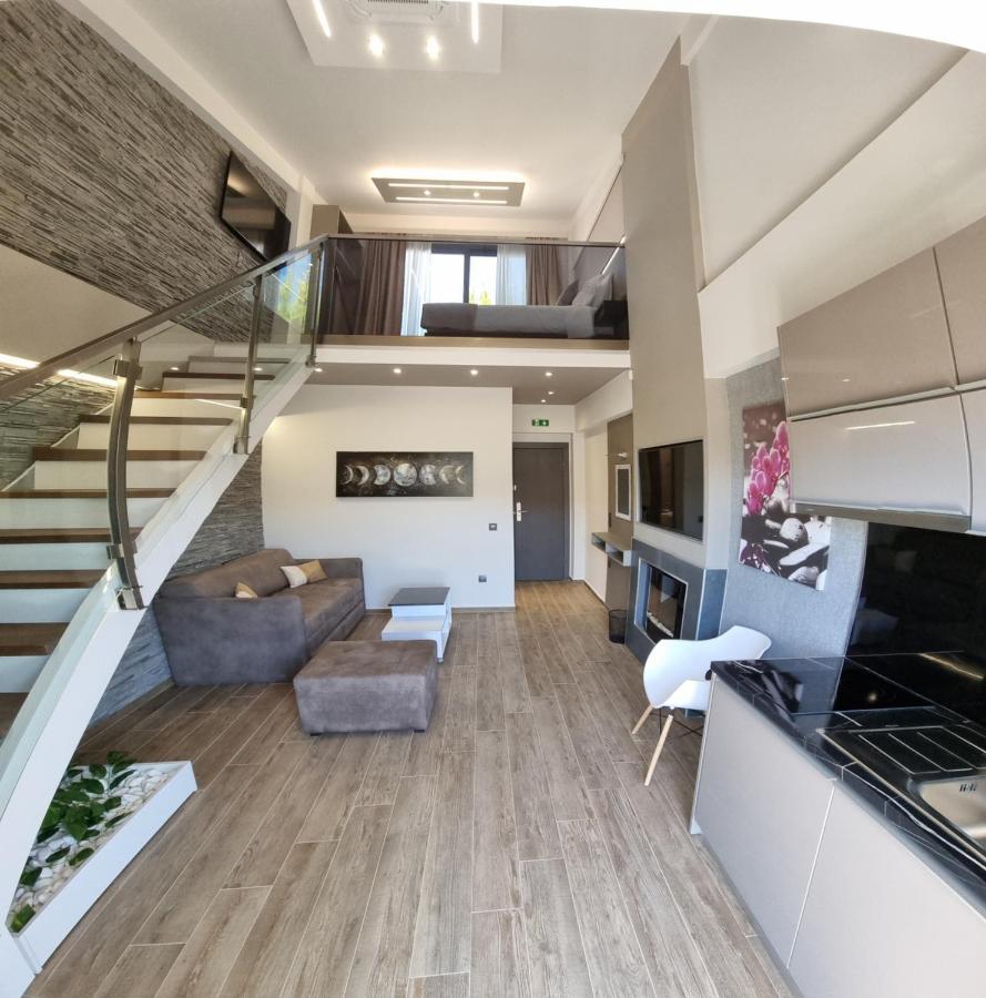 Luxsuites Ofrinion Exterior photo
